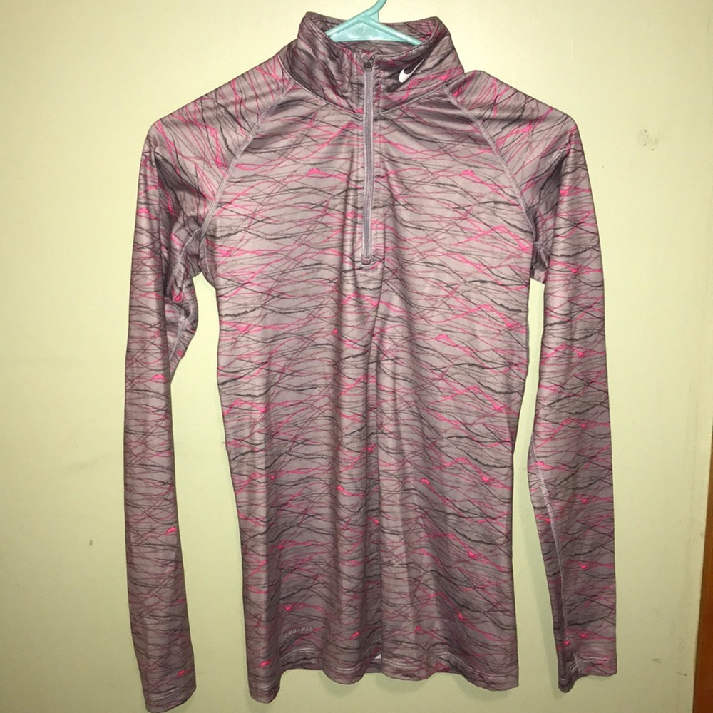 Fitted Nike running top